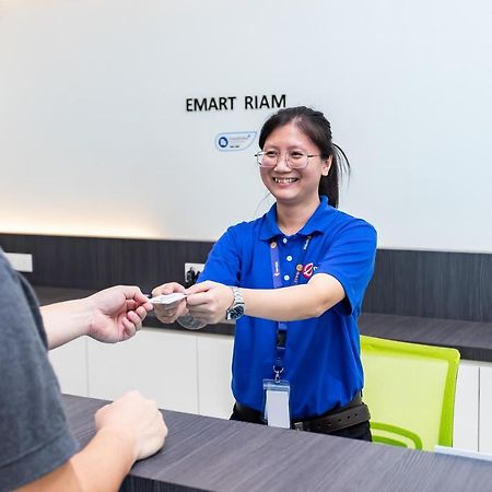 Emart Hotel Miri Exterior photo
