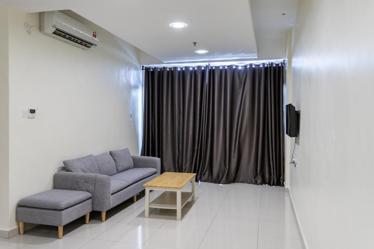 Emart Hotel Miri Exterior photo