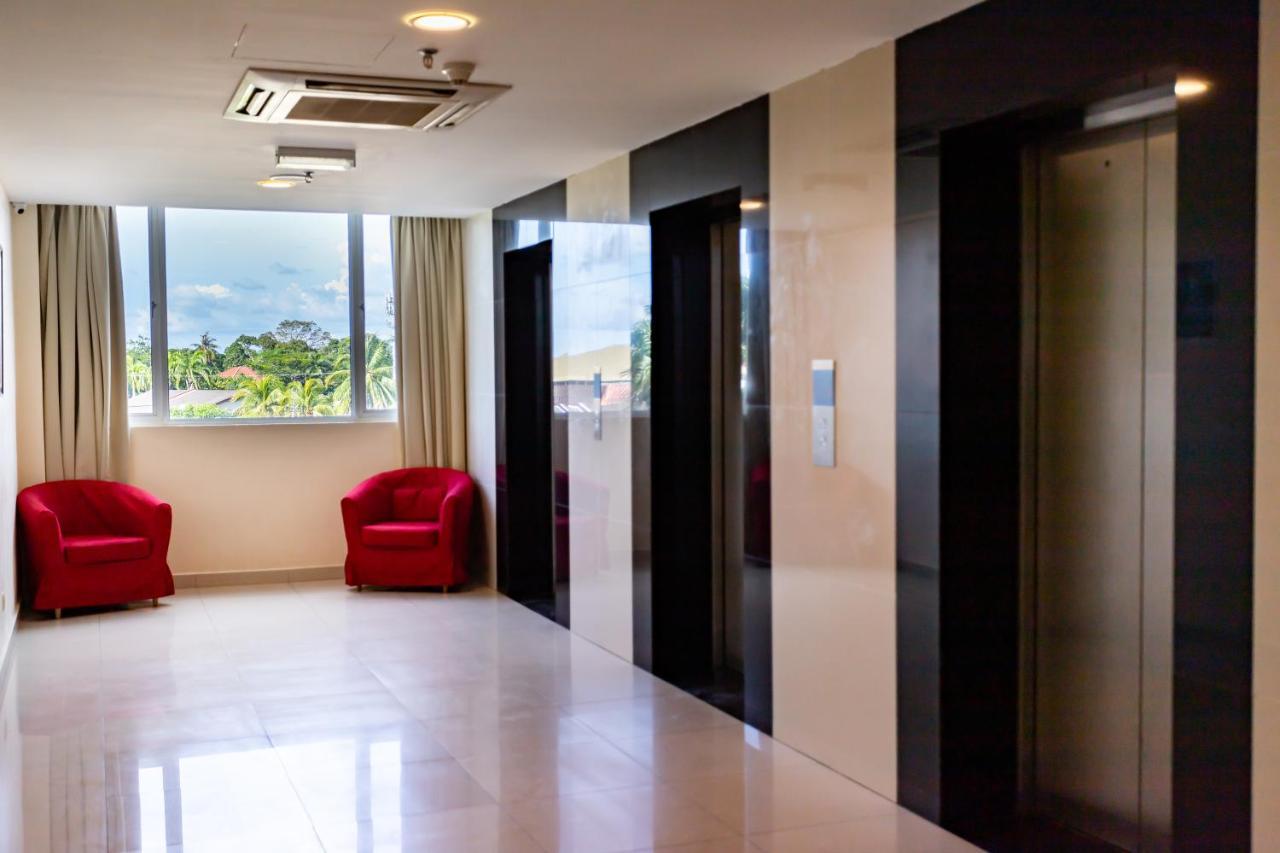Emart Hotel Miri Exterior photo