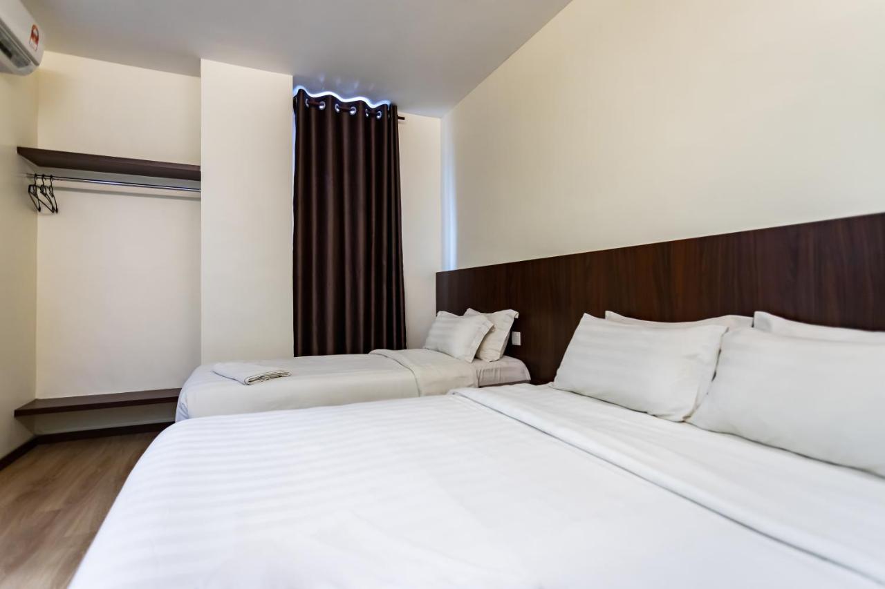 Emart Hotel Miri Exterior photo