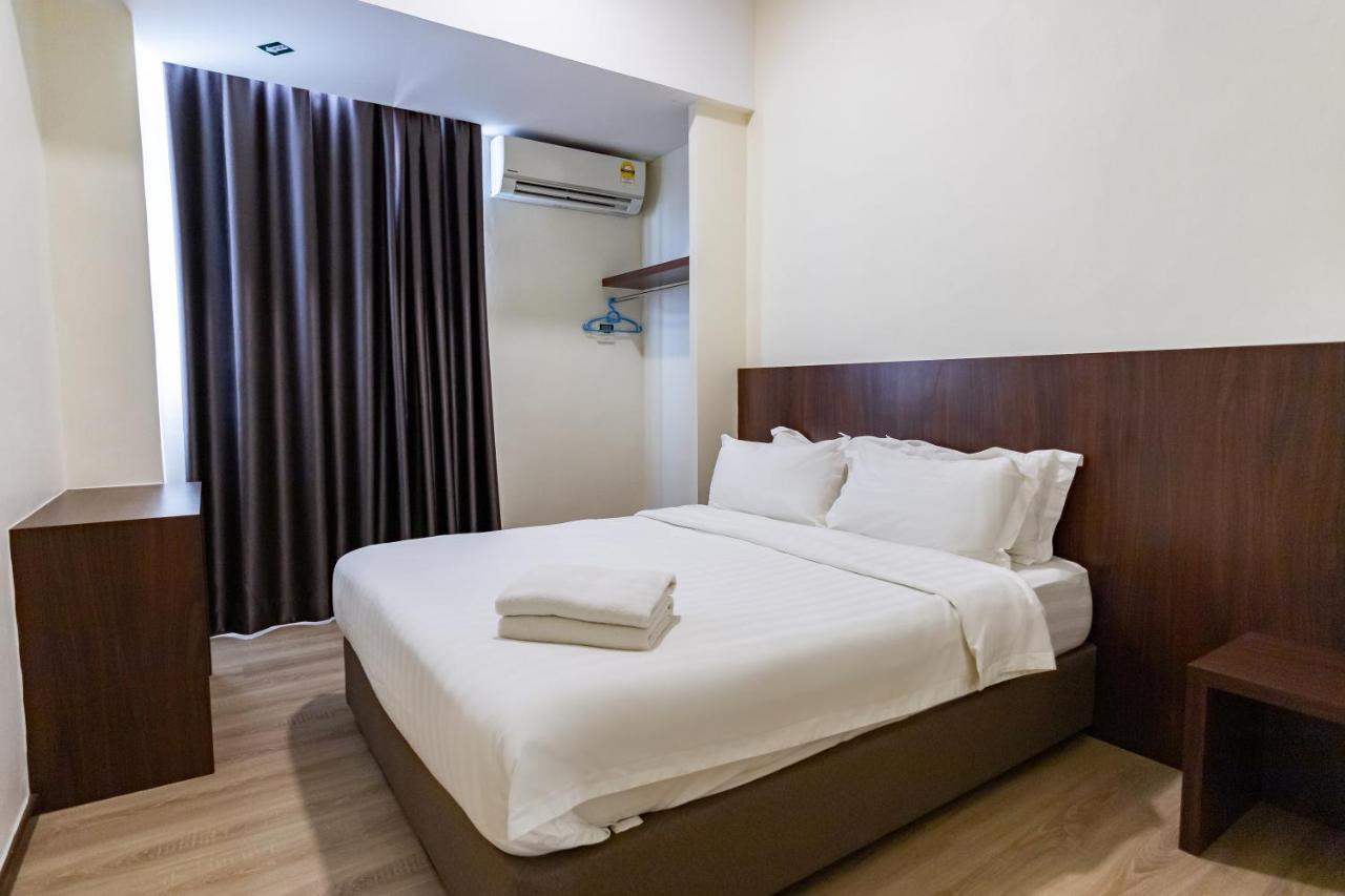 Emart Hotel Miri Exterior photo