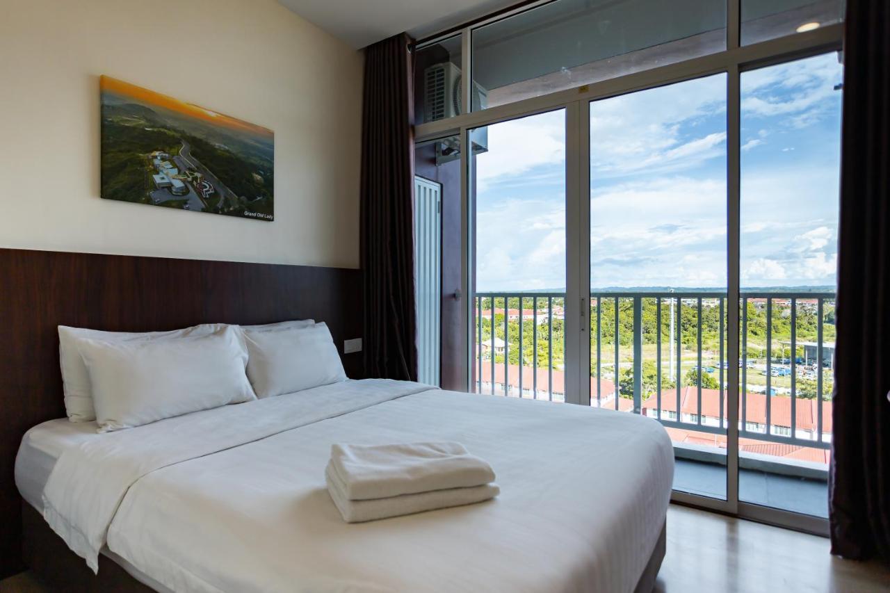 Emart Hotel Miri Exterior photo